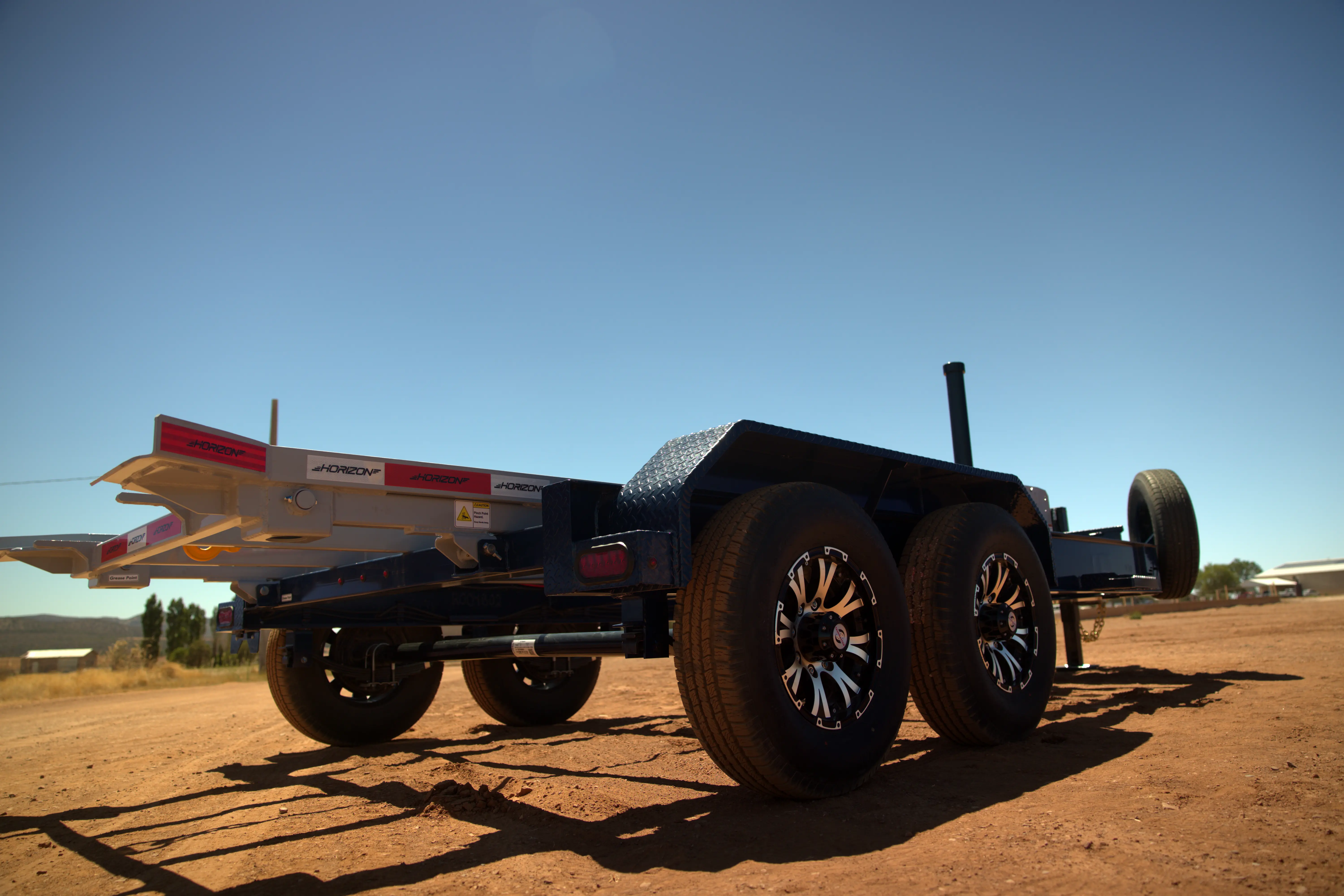 horizon trailers img